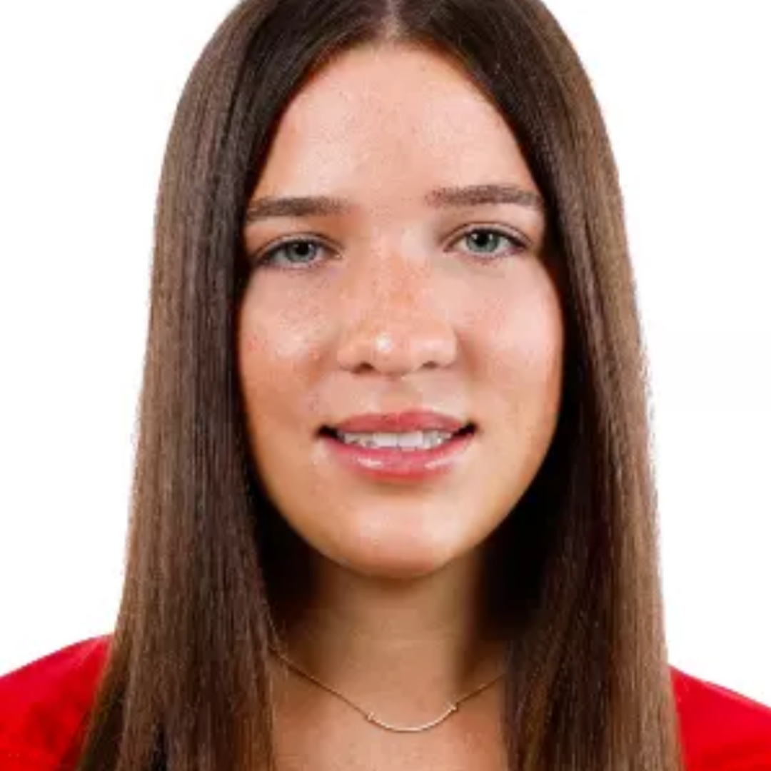 Caroline Smith | #32